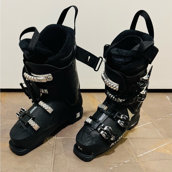 Atomic Black Ski Boots with Silver Buckles for women 24-24.5